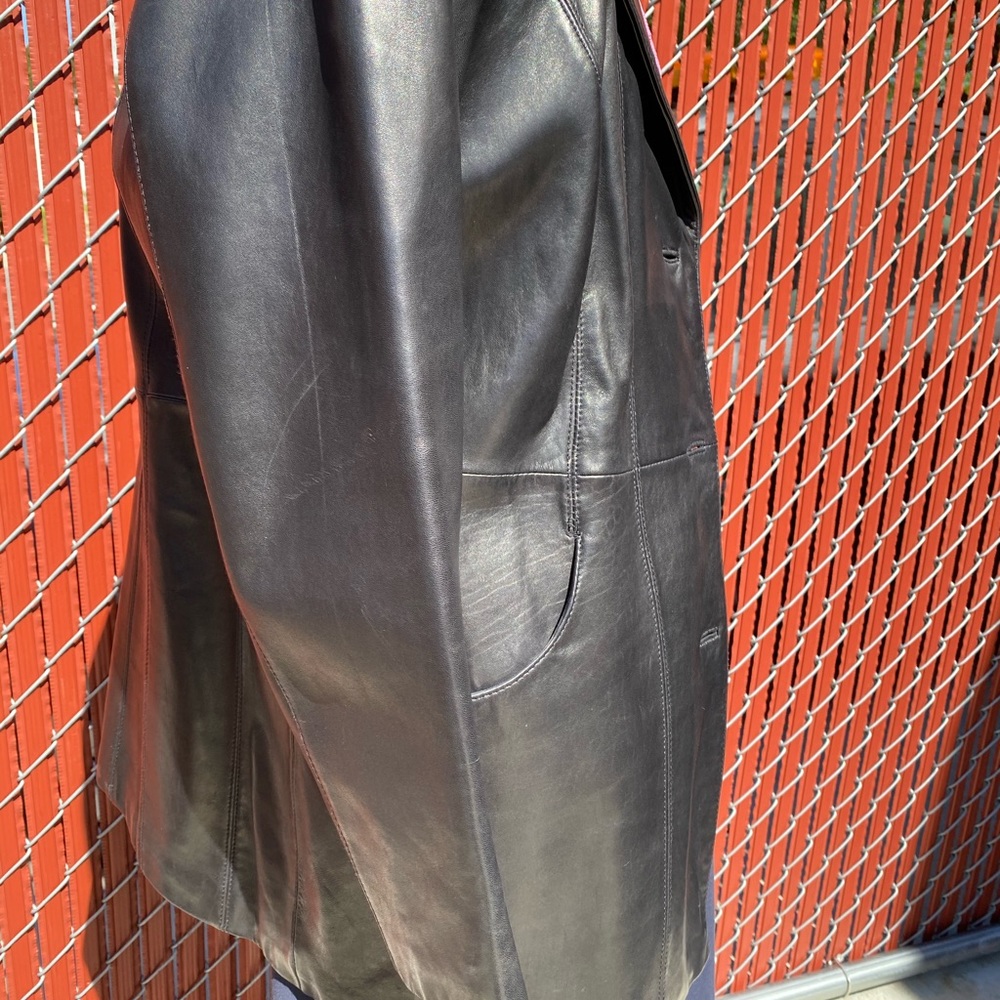 Leather jacket - Picture 2 of 9